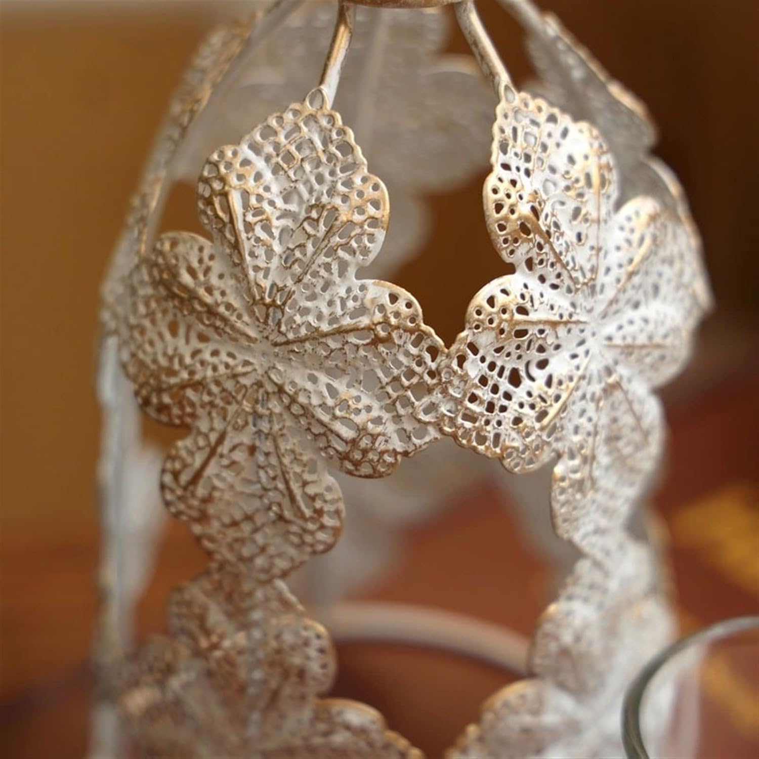 Candleholders Country Style Hollowed-Out Pattern Candlestick Antique Iron Holder Table Decoration