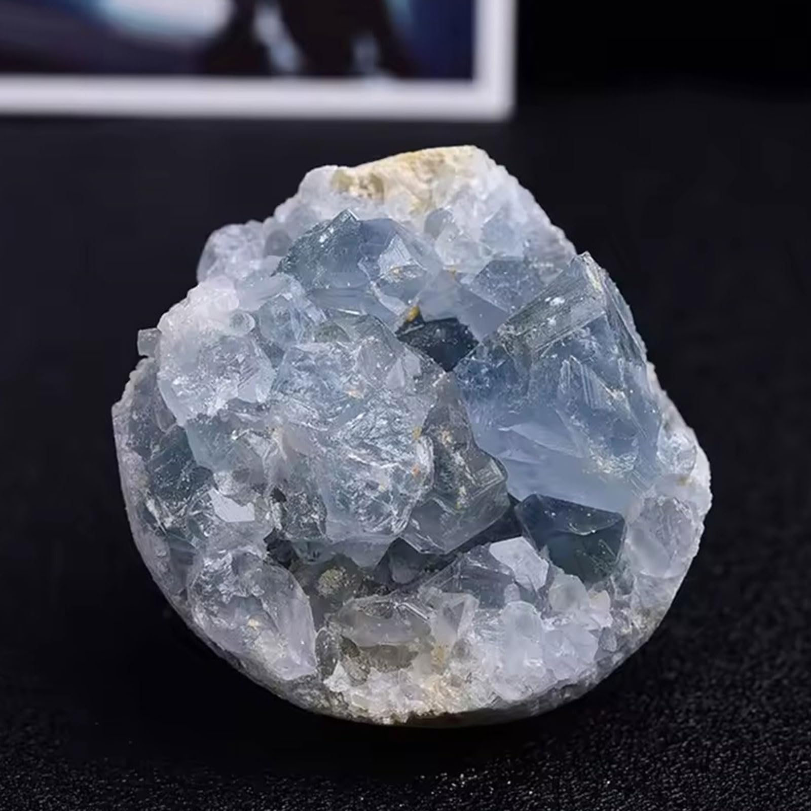 Amazon.co.jp: 天然ブルーセレスタイトジオード原石 不規則な