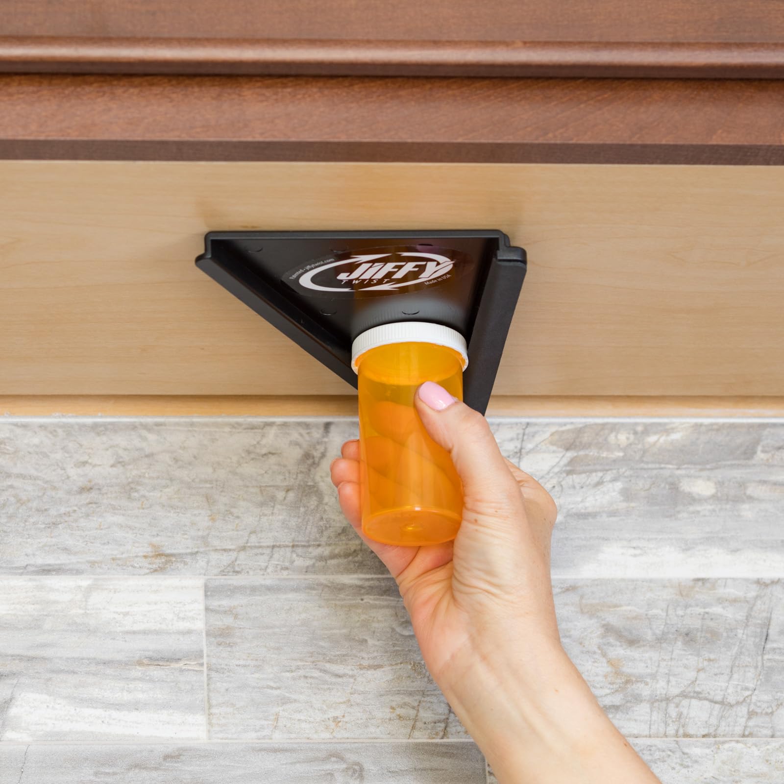 Abridor de tarros – Abridor sin esfuerzo para cualquier tamaño de botella o tarro se monta debajo del gabinete con adhesivo industrial – Protector de hoja antideslizante cero
