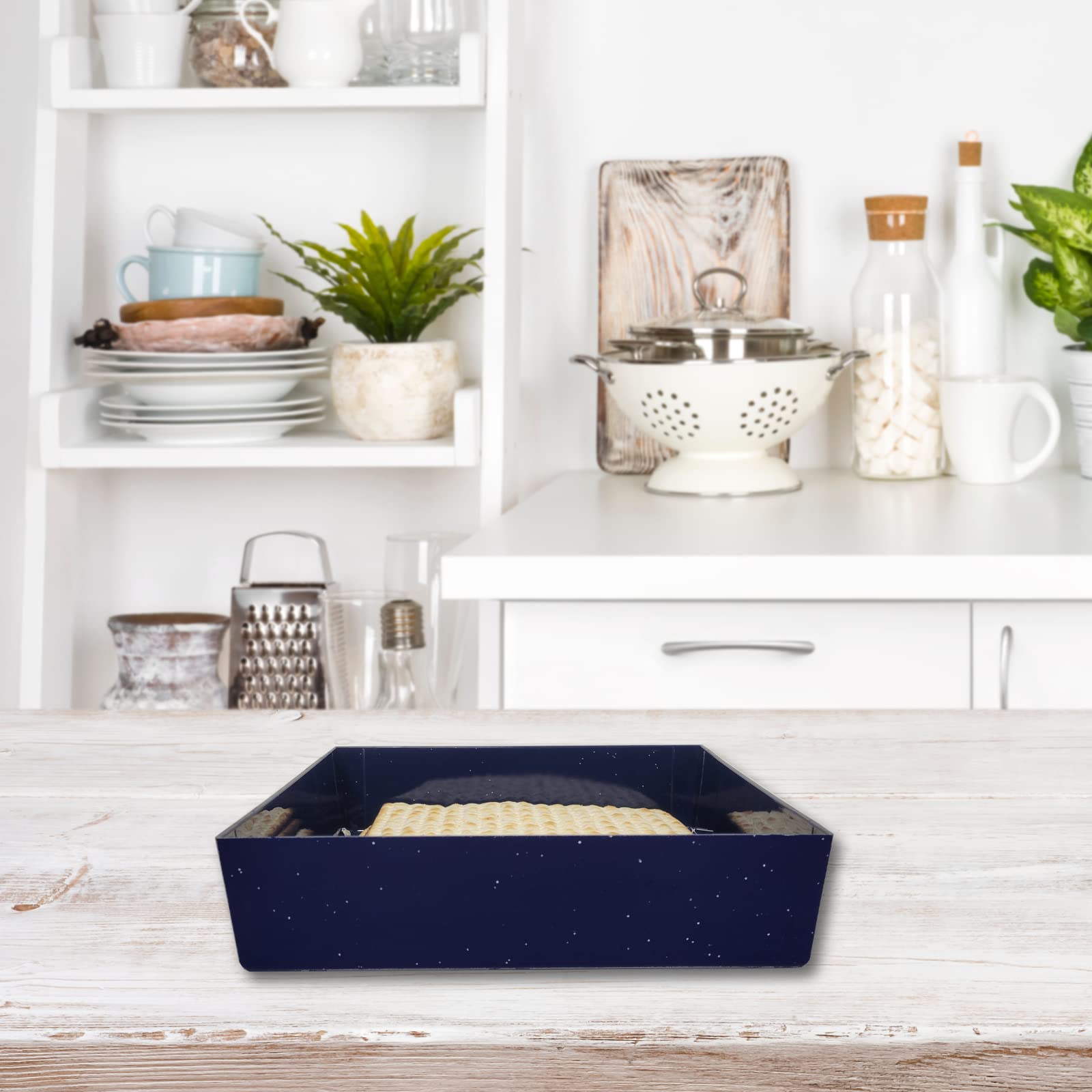 Sovereign Black Plastic Round Tray, 18