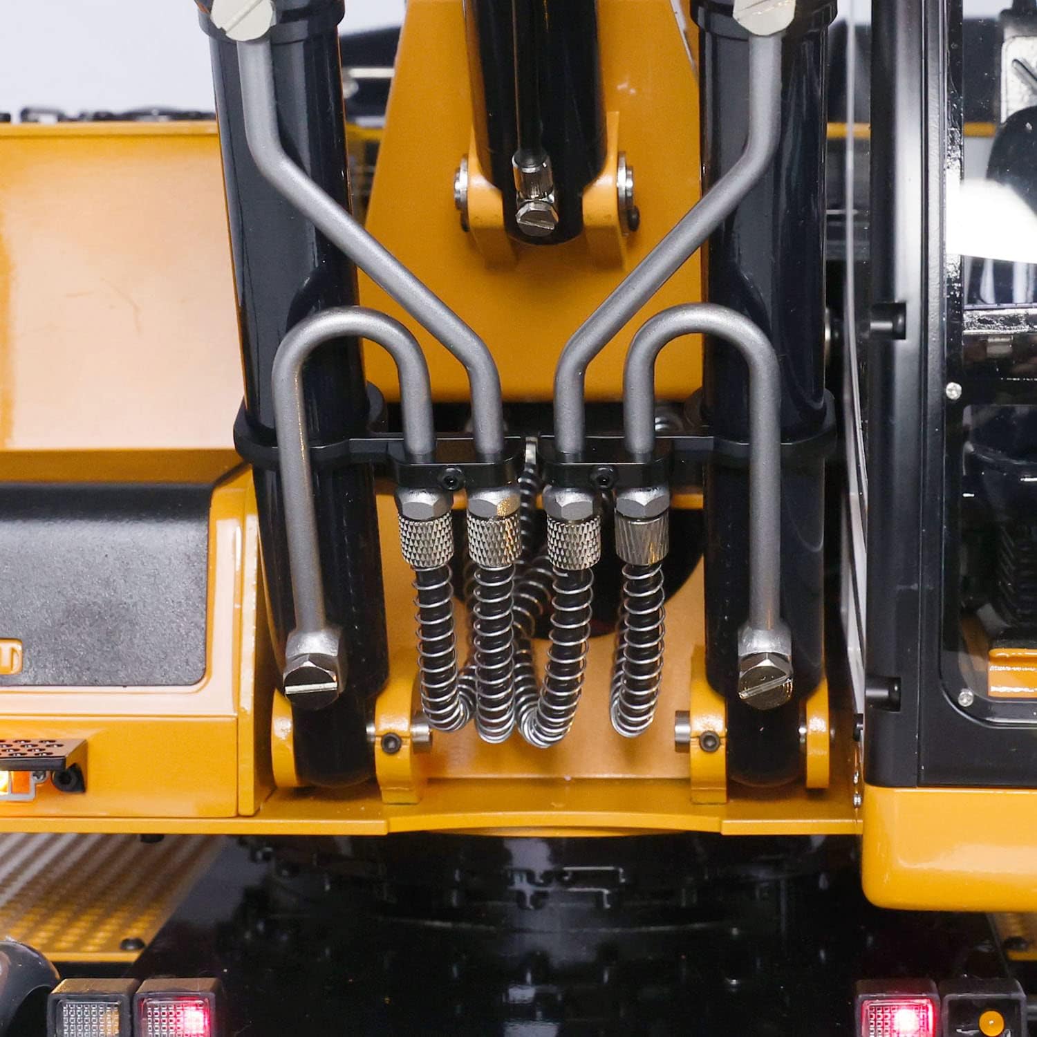 MTM 1/14 946 RC Hydraulic Excavator Model RC Wheeled Digger Model Clamshell Bucket Ripper Sounds PL18EV Radio Controller Yellow