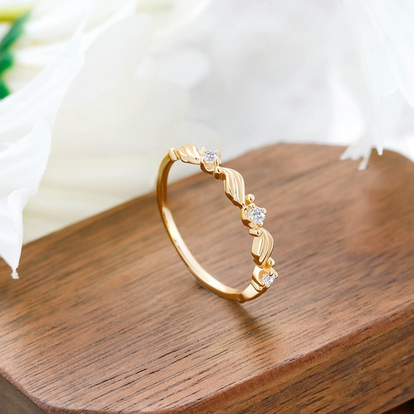 Anillo solitario de oro de 9 K/14 K/18 K con moissanita y hojas para parejas