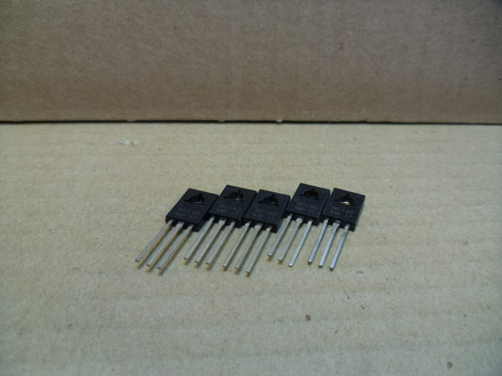 5 transistor PNP BD140.