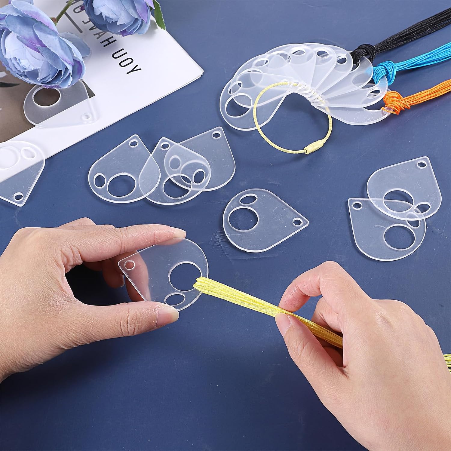 Clear Acrylic Bobbins, 40 PCS Embroidery Floss Organizer Drop Cross Stitch Thread Bobbins Embroidery Thread Organizers for Sewing Storage DIY Crafts Cross Stitch Supplies