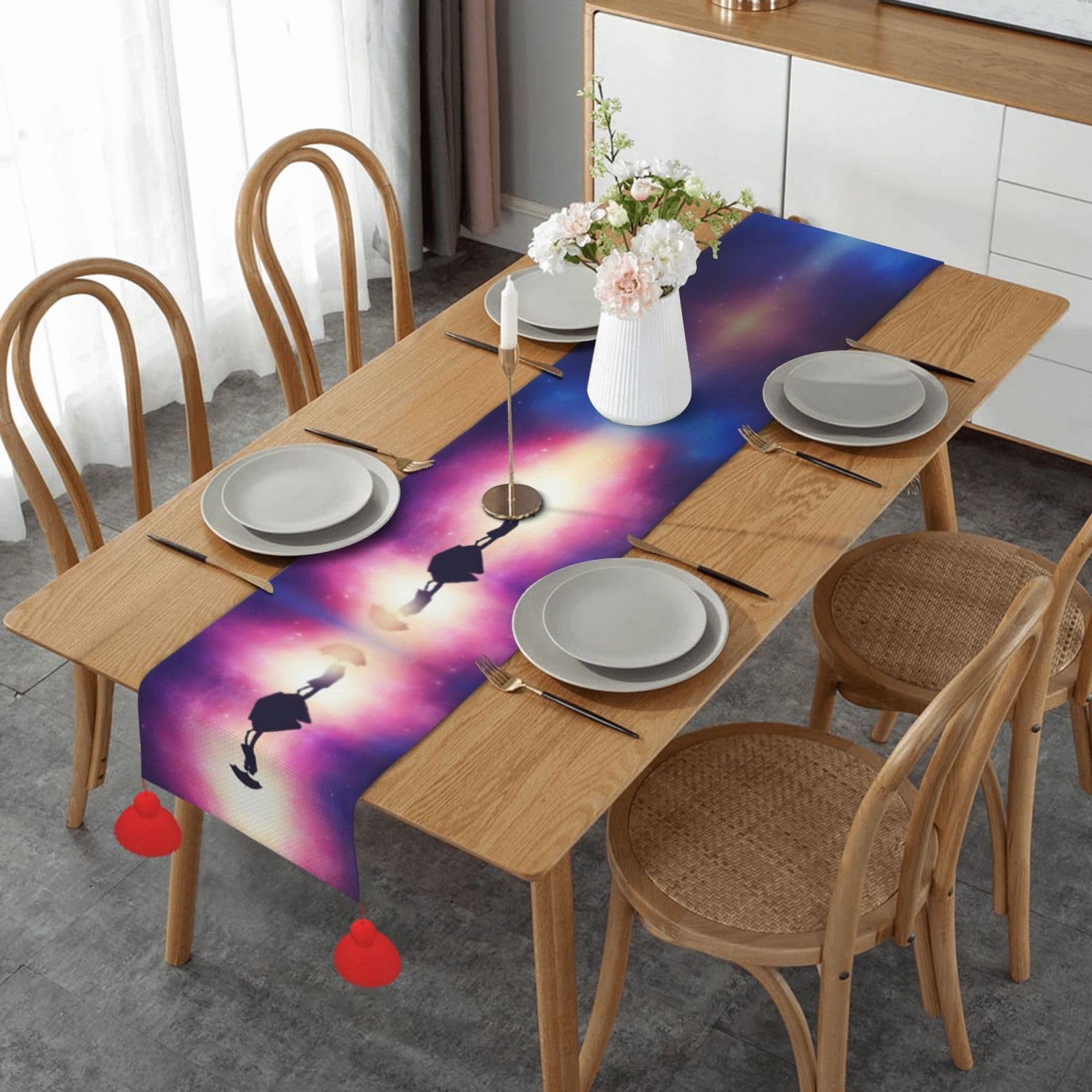Chemin de table de Noël anime pour transformer un salon terne en espace de fête