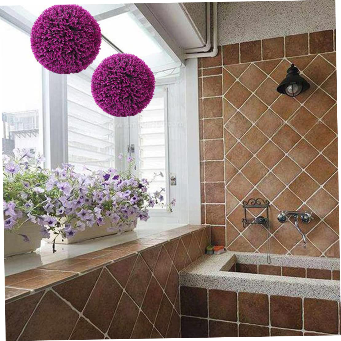Palla topiaria a pianta artificiale, palline decorative in finto bosso, palla di erba pianta finta impiccata da 35 cm per decorazioni per la casa violaceo - rosso