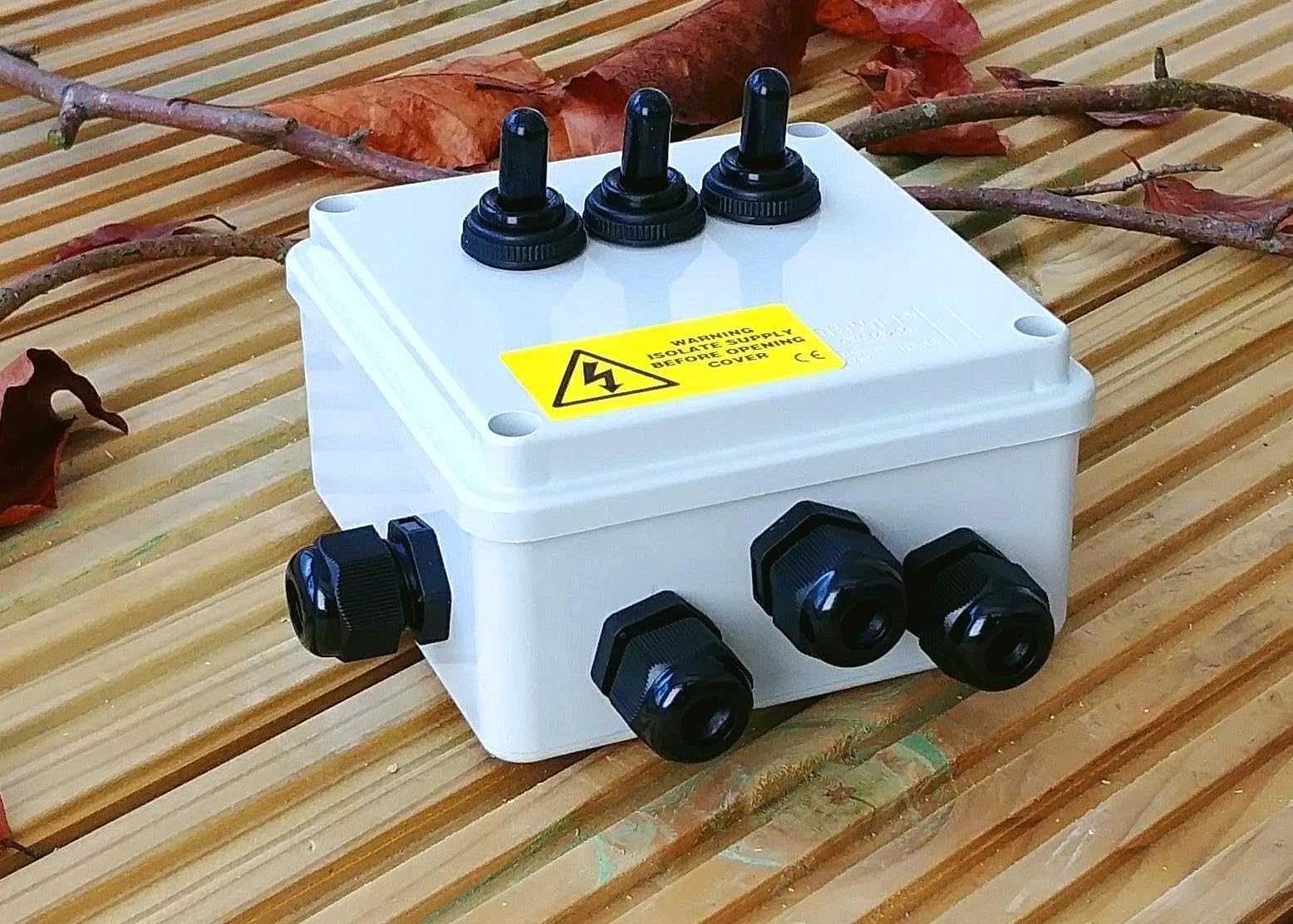 Outdoor Switch Box for Lighting, Ponds and Pumps - 2, 3, 4, 5 and 6 Way (3 Way)