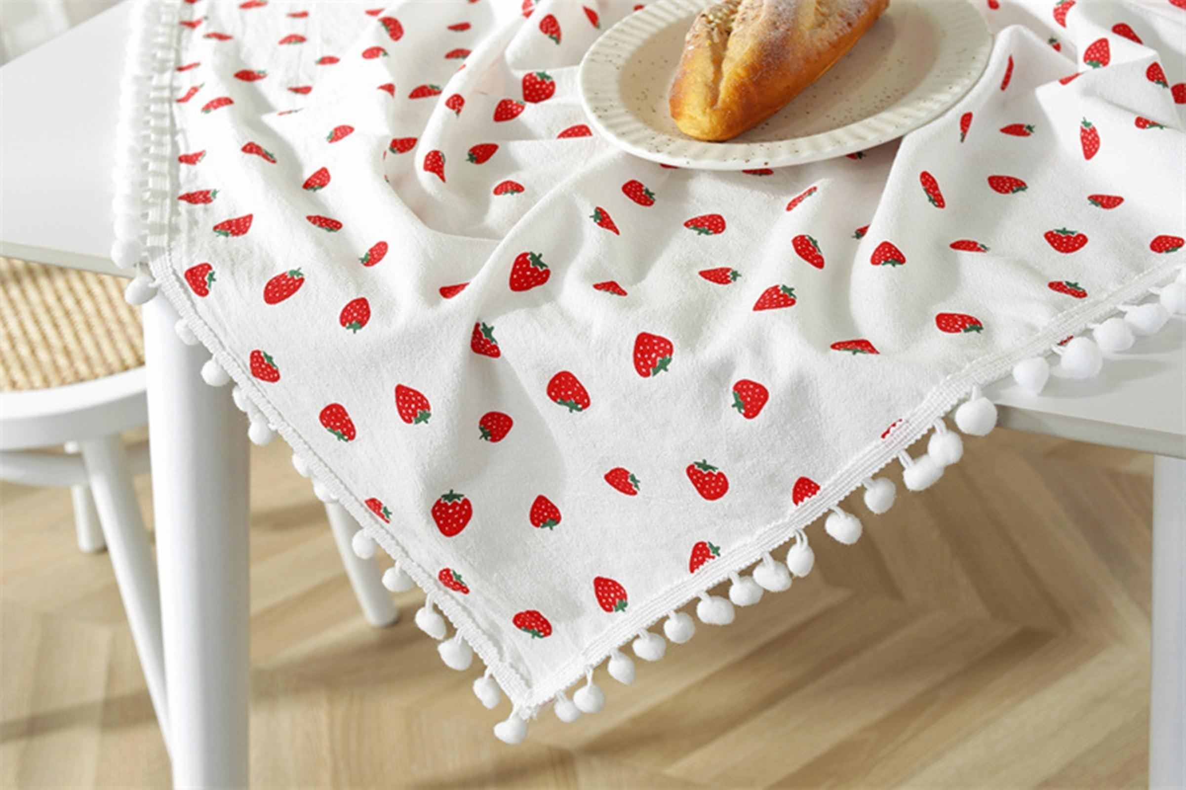 Mantel de algodón blanco, para mesa de cumpleaños con estampado de fresas, decorativo, 130 x 180 cm, para fiesta de boda