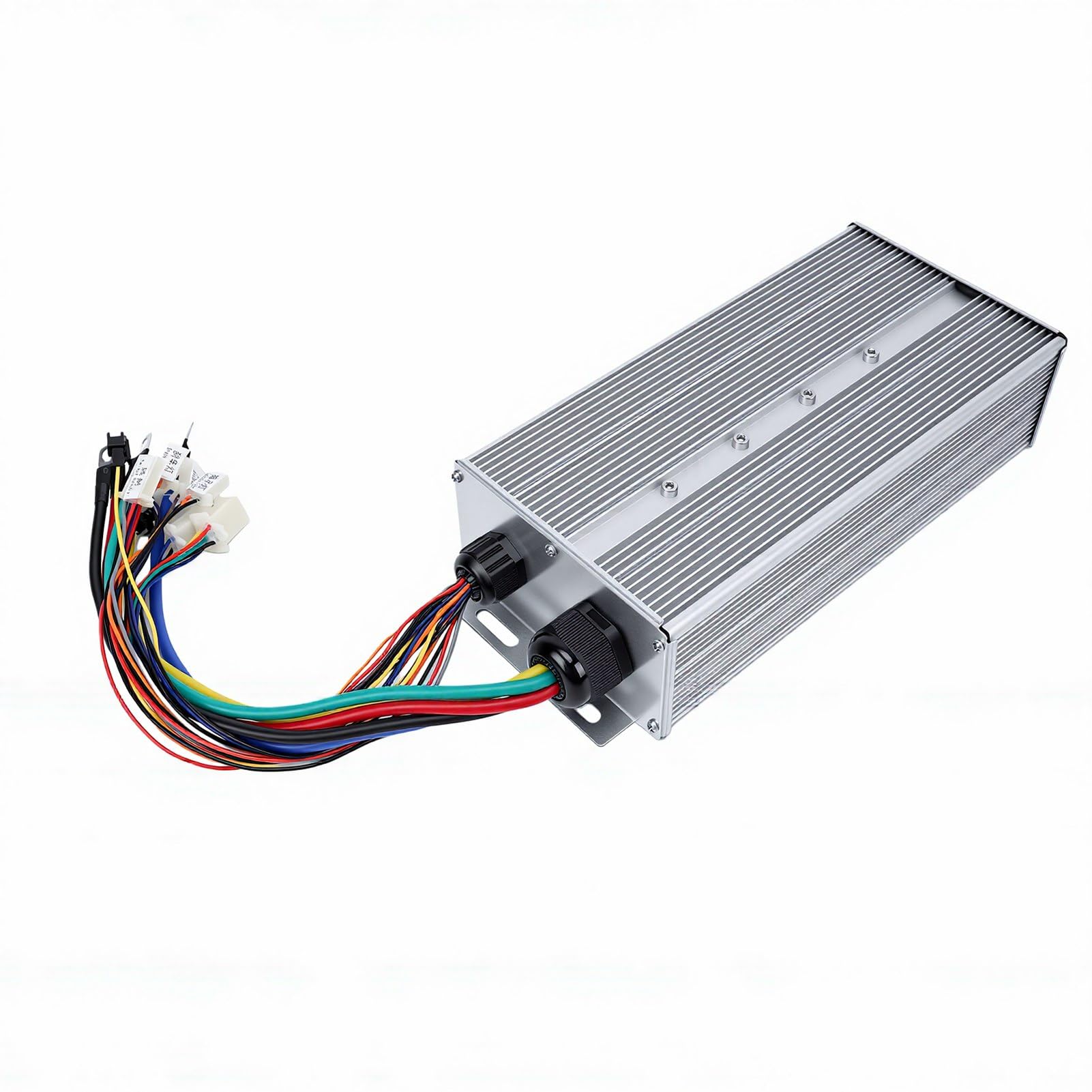 Controlador de motor sin escobillas con respuesta precisa de aceleración y uso de amplio voltaje