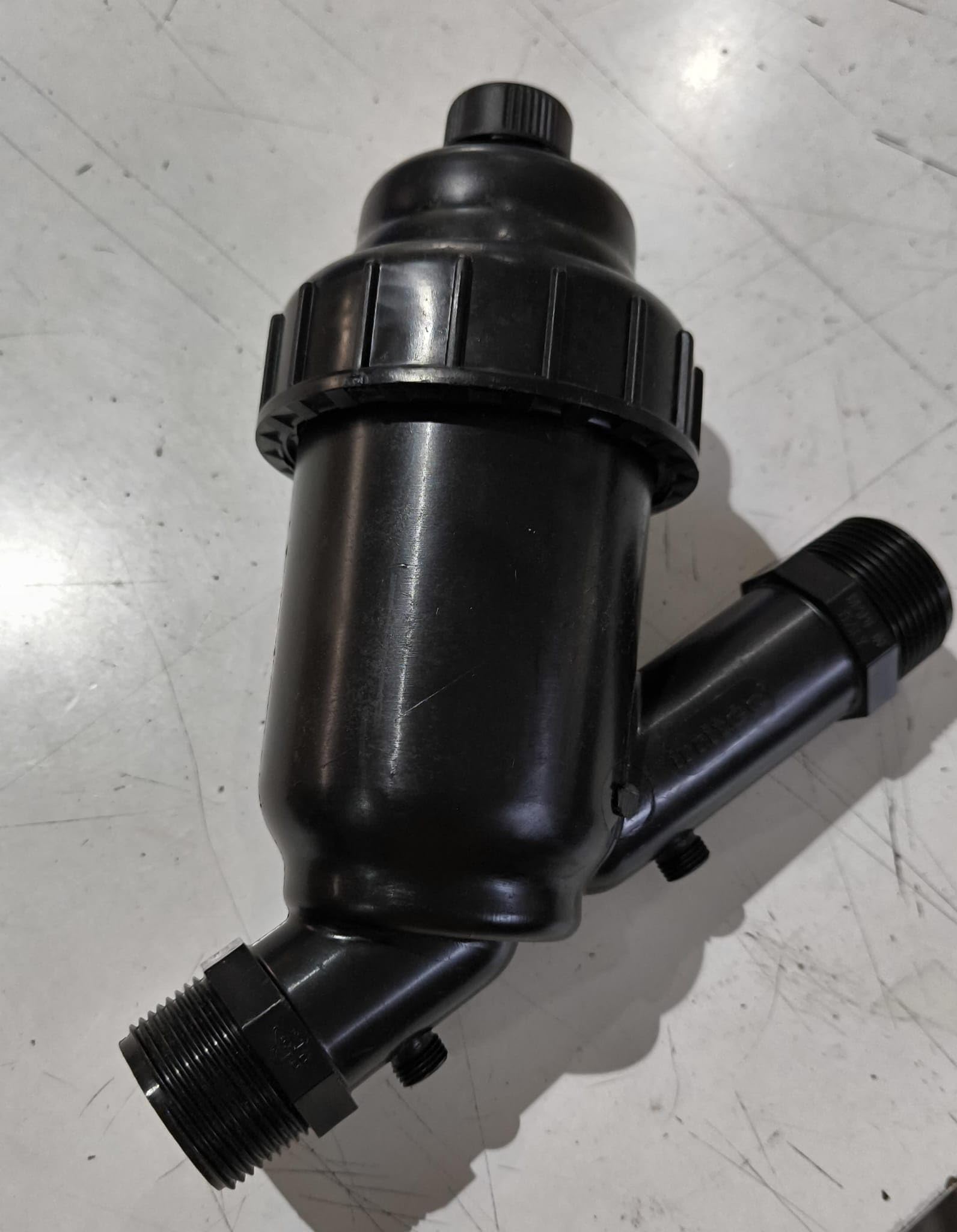 Filtre de maille 1 1/4. Capacité filtration 120 mesh. Utilisé en installations d'arrosage et irrigation par goutte. Filetage mâle 1 1/4 pour 40 mm