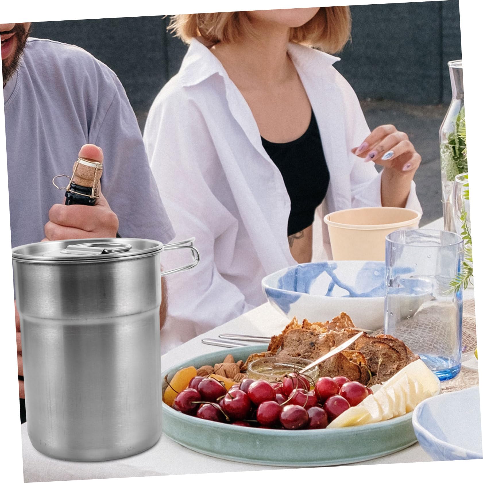 Faltbarer Reisebecher 2 Stück-pack aus Edelstahl mit Einklappbarem Griff | Silber, Leicht und Rund Geformt, für Outdoor Kochen und Unterwegs, Oktoberfest Party