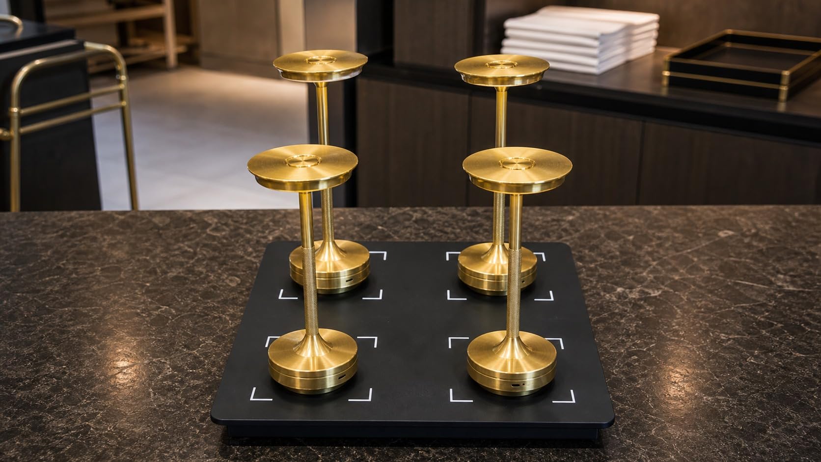 Eclips Kabellose LED Tischlampen Gold 4er-Set, dimmbar, 3 Lichtfarben, USB-C, IP54, Akku, für Gastronomie, Hotel & Terrasse