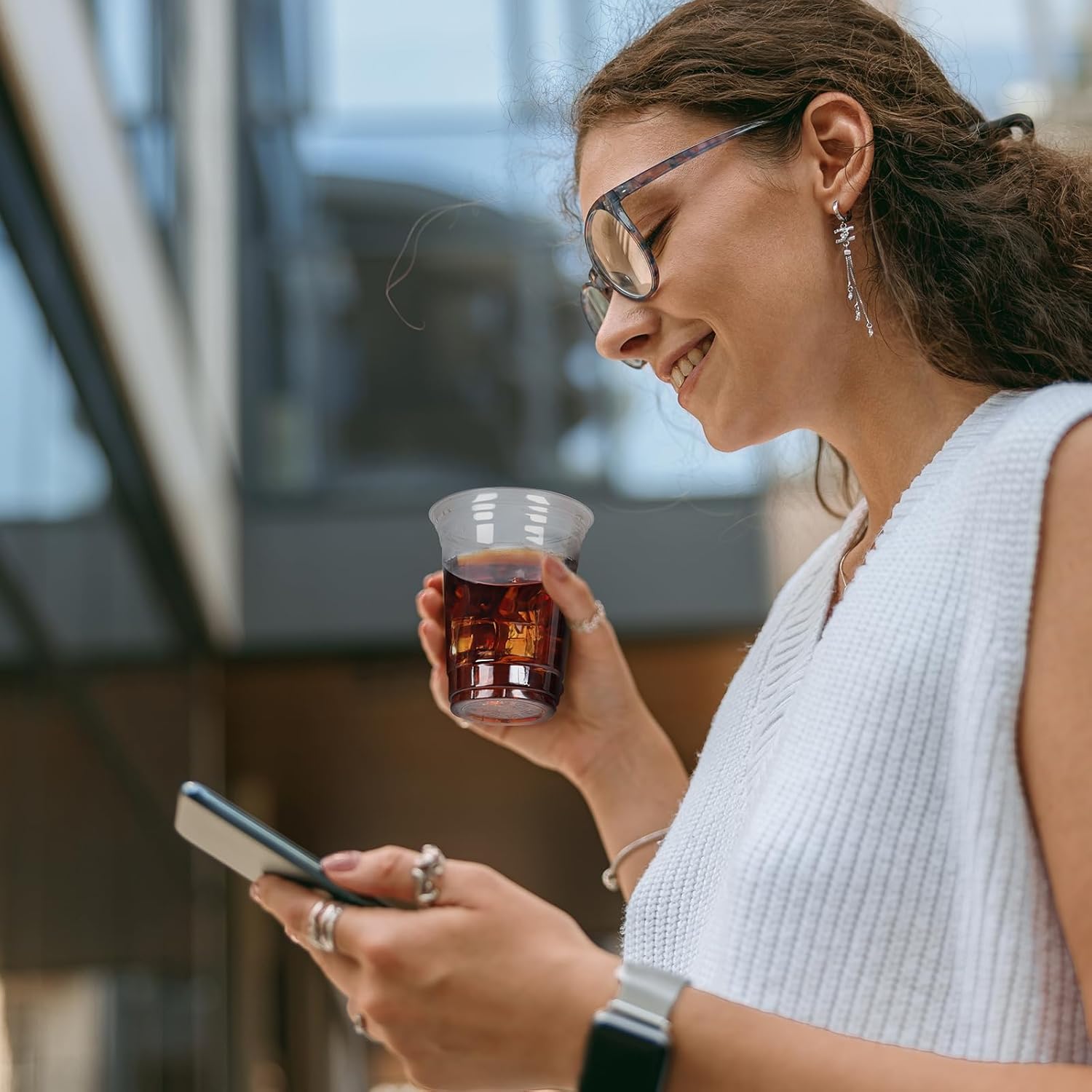 16 oz 100 Pack Clear Plastic Cups with Lids and Straw,leak-proof durable,To-Go Cold Coffee Cups,Disposable Cold Drink Cups for Parties, Outdoor Events, Cafes, and Smoothies - Image 8