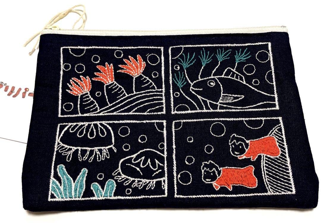 Amazon.co.jp: ジブリパーク限定 岸の上のポニョ 刺繍ポーチ : おもちゃ