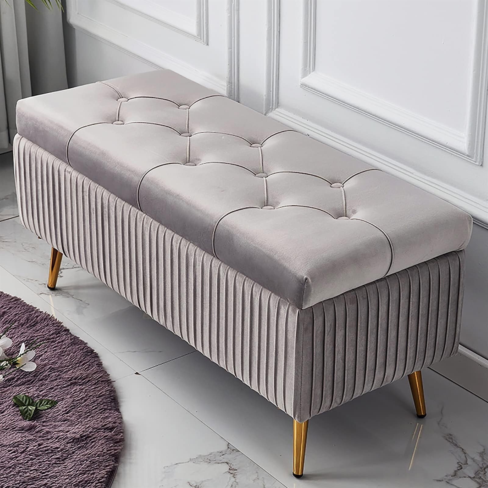 Banc à chaussures confortable en velours pour une entrée accueillante et rangée