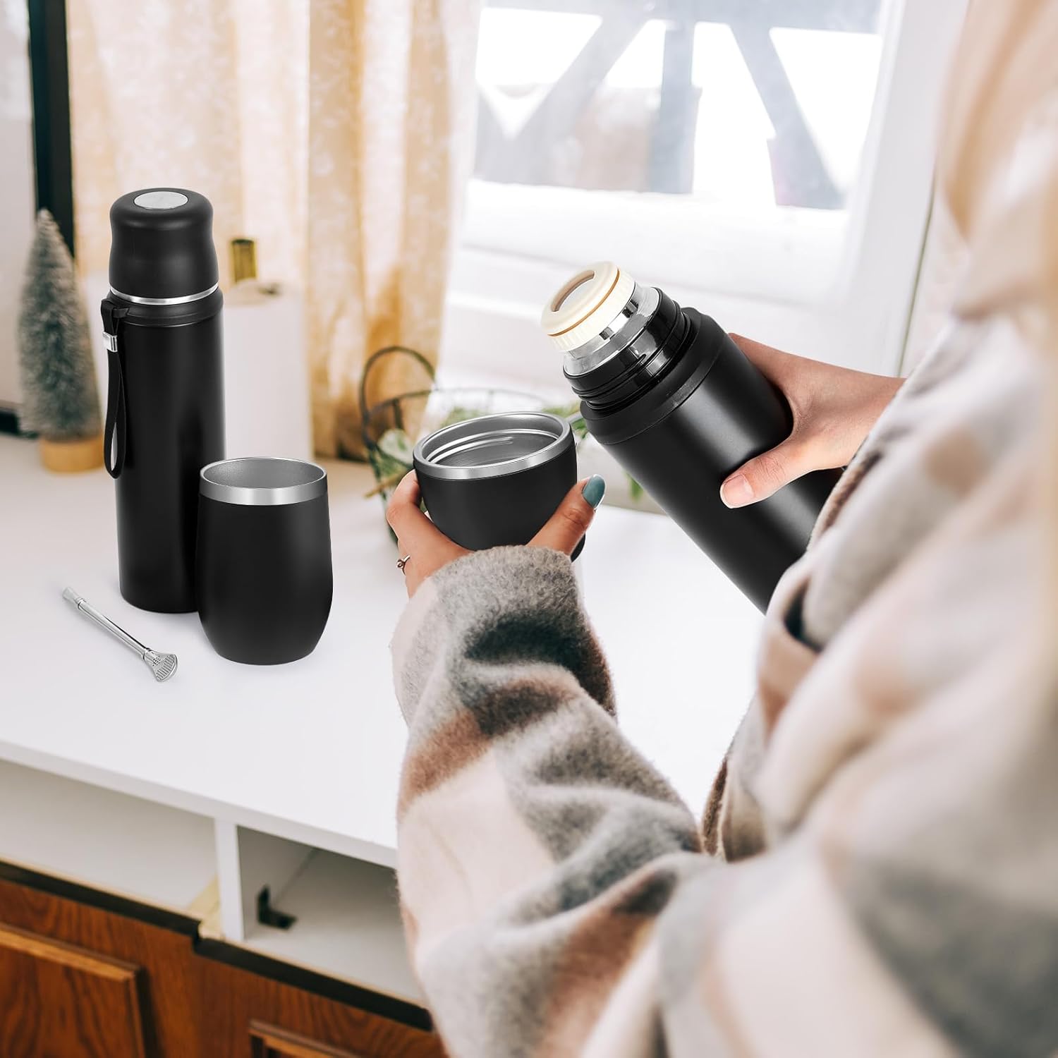 Dandat 2-Piece Yerba Mate Cup and Vacuum Bottle Kit - 12 oz Yerba Mate Gourd Cup with Bombilla Set and 34 oz Insulated Water Bottle - Black - Image 7