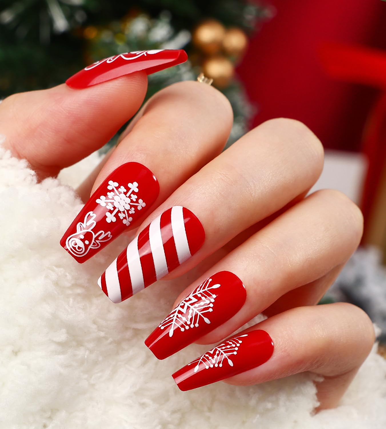 Artquee 24pcs Christmas Press on Nails Medium Length Coffin Fake Nail Art Reindeer Snowflakes Red and White Stripe Glossy Designs Artificial False Nail Acrylic Stick on Nails Tips for Women