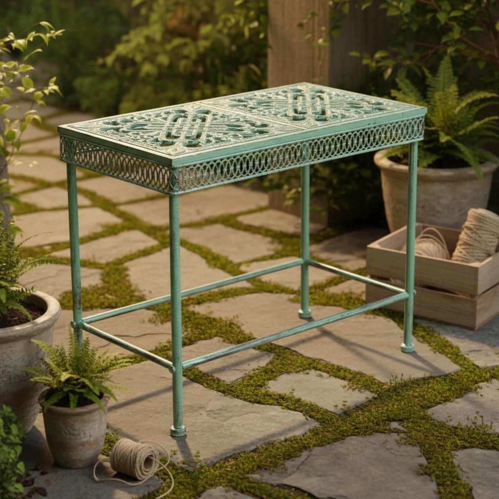 Présentoir Extérieur Support Plantes Étagère Table Jardin en Fer Forgé à Finition Vieillie Antirouille pour Pots et Livres Adapté Cour Terrasse Jardin Maison, Blanc