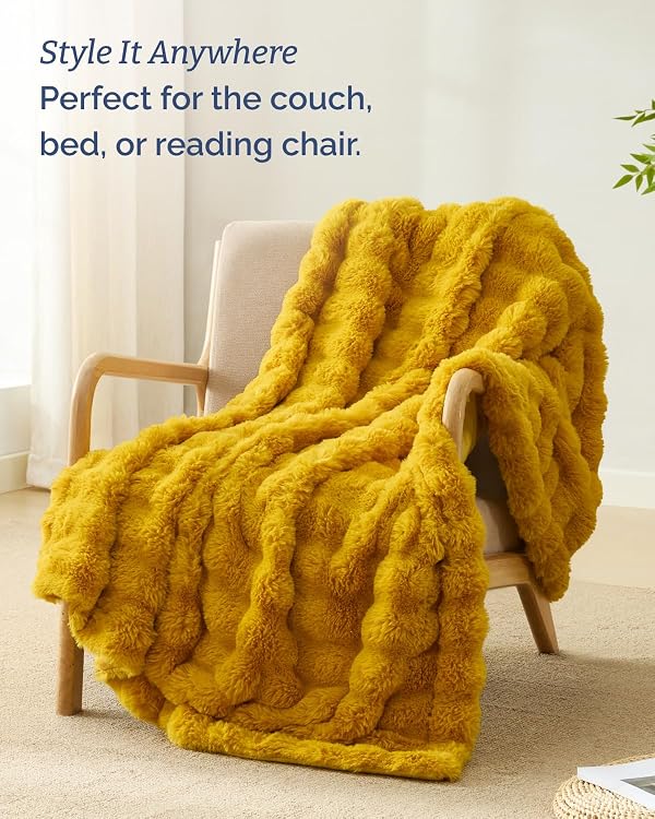 Faux Fur Throw Blanket - Twin Size Bubble Blanket - 60" x 80", Gold by CGK Unlimited - Used condition - Image 5
