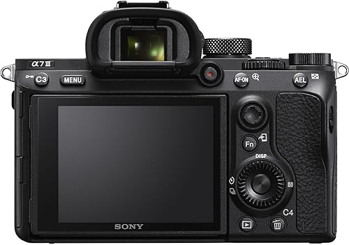 Vista 3 de Sony Cámara sin espejo a7 III con lente FE 1.102-2.756 in f/3.5-5.6 OSS + agarre inalámbrico Sony GP-VPT3 + tarjeta de memoria de 128 GB + luz LED +