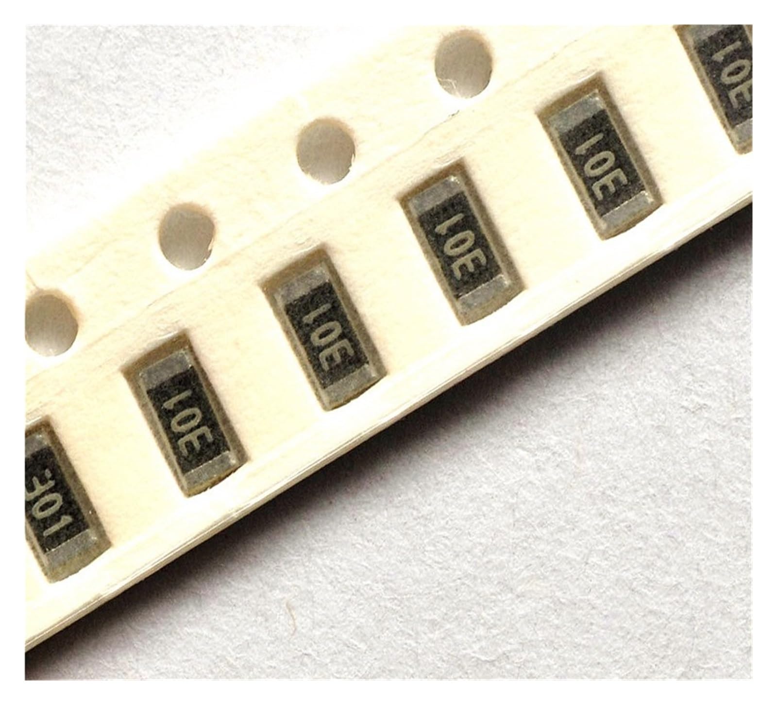 Résistance SMD 1206 4,3R indispensable pour réparer vos consoles