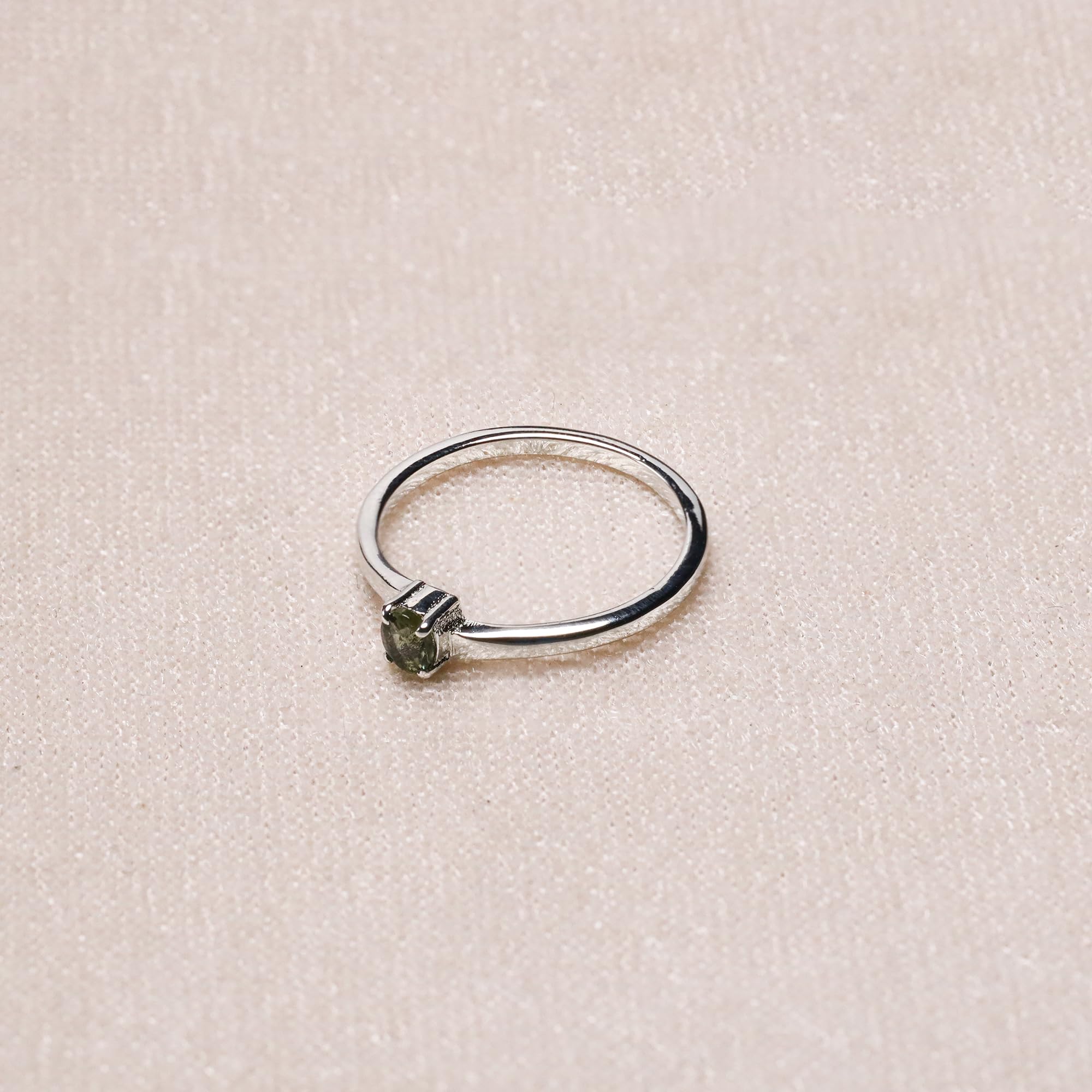 Anillo de compromiso de moldavita en plata de ley 925, joyería bohemia hecha a mano, anillo de promesa étnico para mujer con piedra preciosa natural