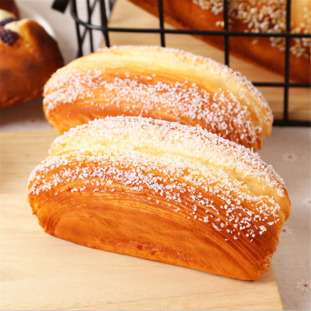 Zzooi 2PCS Artificial Lifelike Fake Millefeuille Bread Simulated Puff Pastry Breads for Cabinet Showcase Decoration