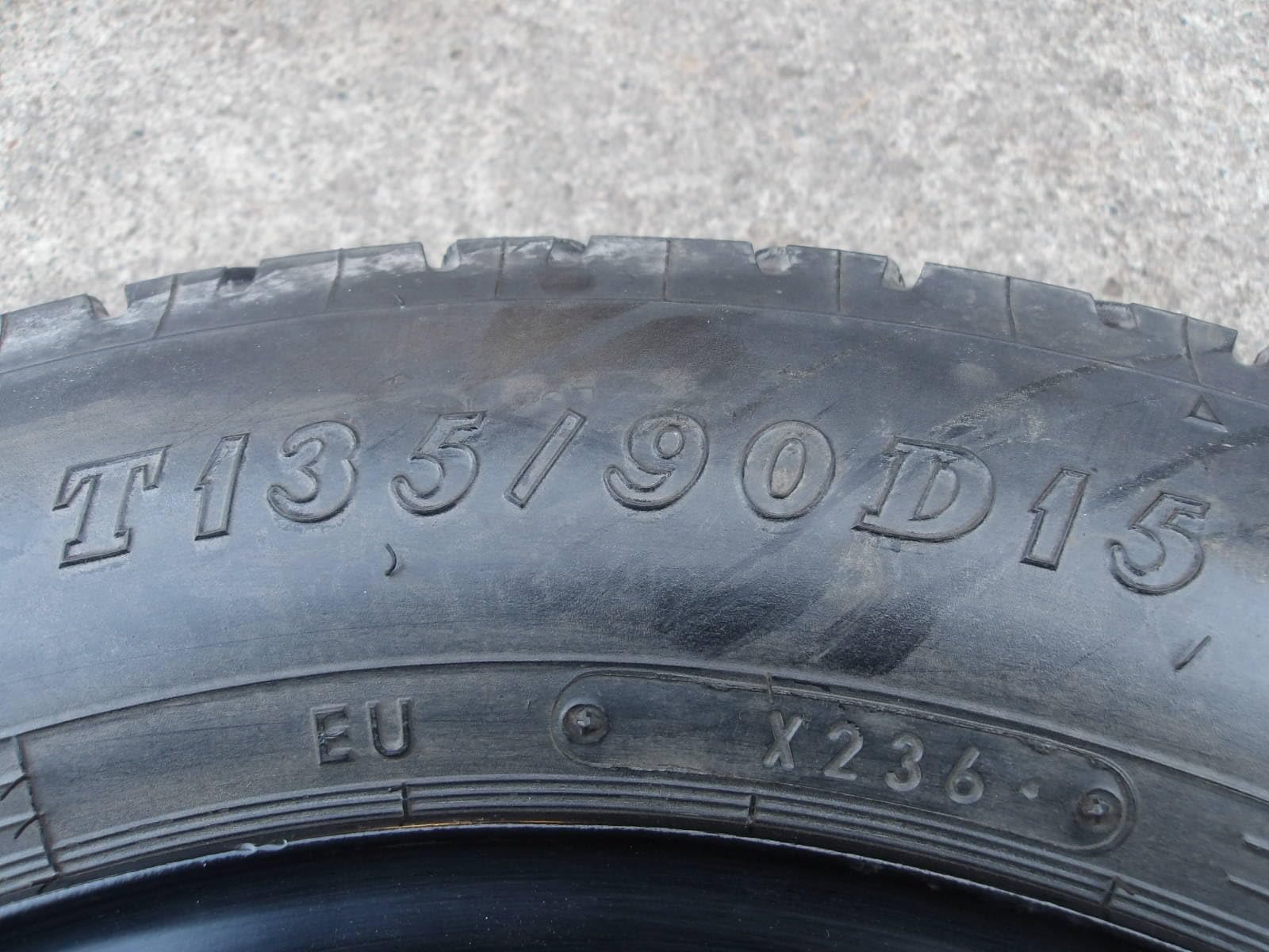 Amazon.co.jp: O56-ソ2 T 135/90D15 1本 スペアタイヤ 135/90-15 135