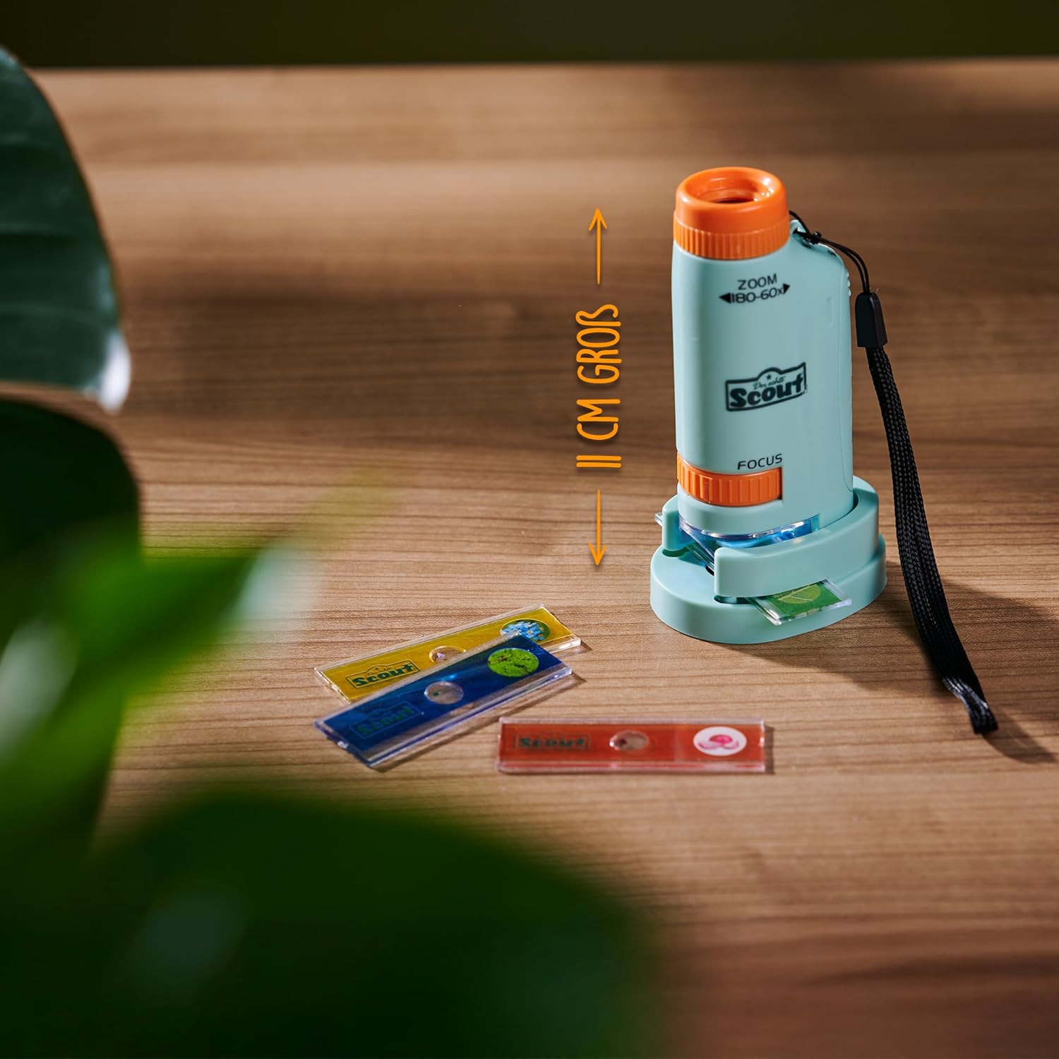 Simba Scout Pocket Microscope – Portable Children’s Microscope with 60–180x Magnification, Light and Slides, Explorer Toy for Nature Discovery, 11 cm, Age 5+