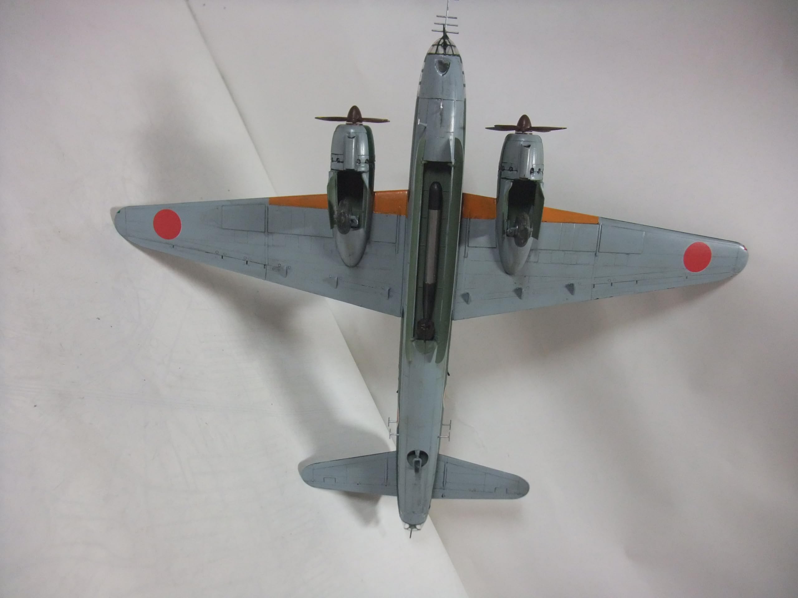 Amazon | 完成品 日本海軍一式陸上攻撃機【魚雷搭載型】72分の1