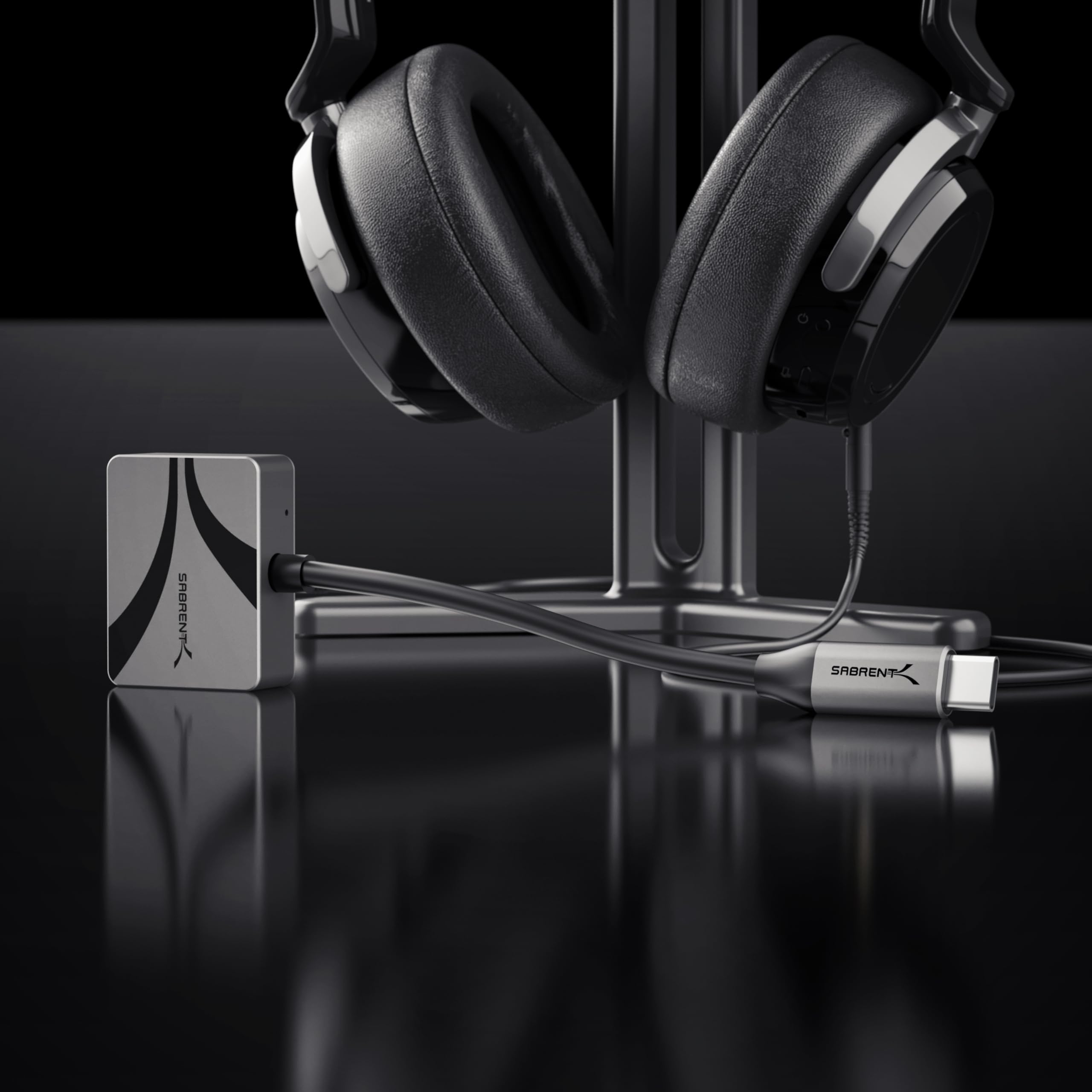 SABRENT Adattatore audio da USB di tipo C a 3,5 mm con PD da 100 W, scheda audio esterna USB C per cuffie, microfono, altoparlanti, uscita stereo, 24 bit, 96 KHz, compatibile con laptop, tablet