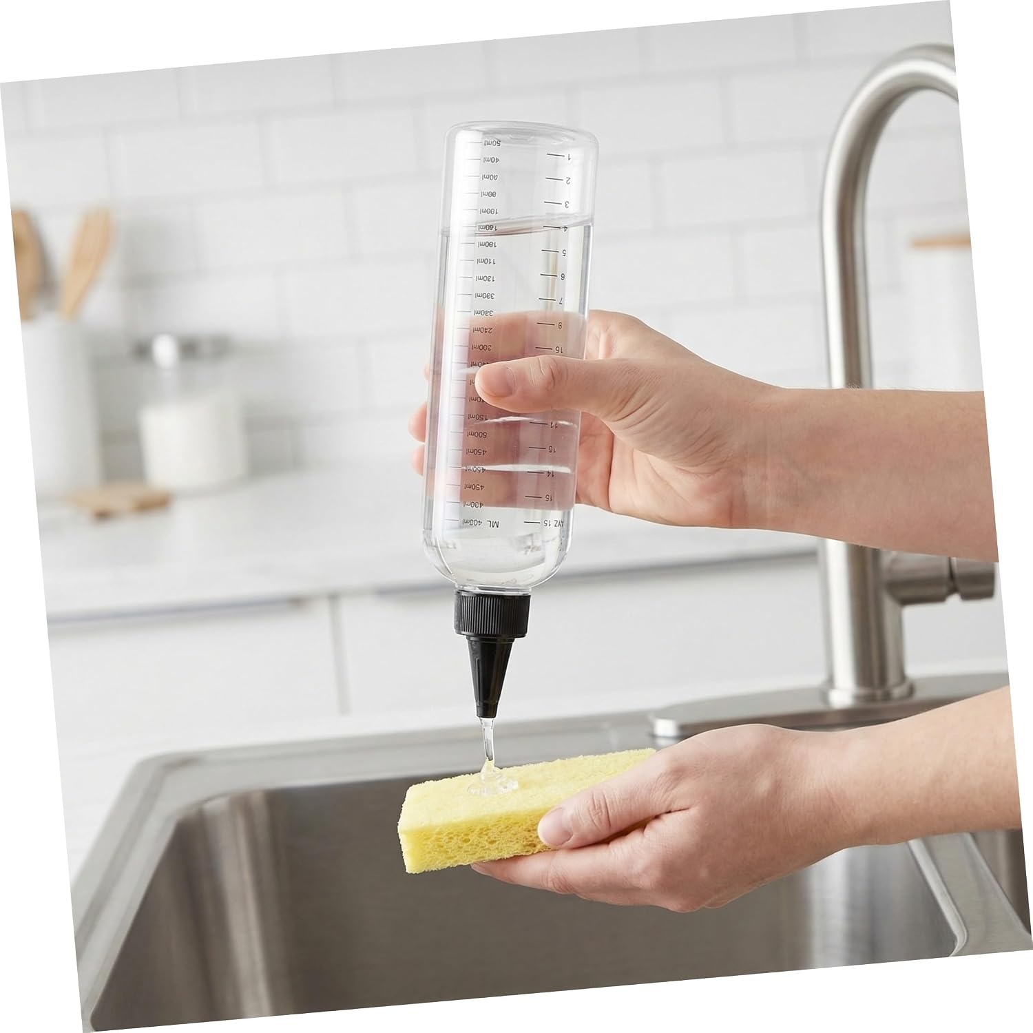 8pcs 500ml Squeeze Bottles with Measurements, Fine Tip Applicator Bottles for Hair Coloring and Sauce Dispensing, Leakproof Plastic Dispenser for Salon and Kitchen Use