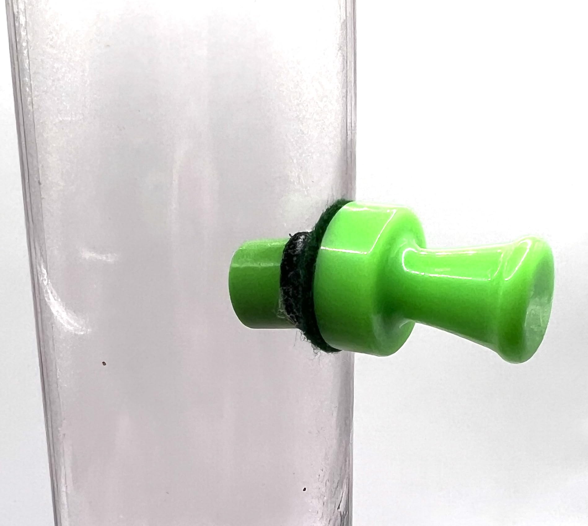 Davies Product: THE MAGIC CLEANER - The Magnetic Glass Cleaner for All Glass Devices, Water Pipes, Glass Pipes, and Unique Glasses - Reusable Scrubber Pads - Safe on Glass! - Resin Remover! (Green)