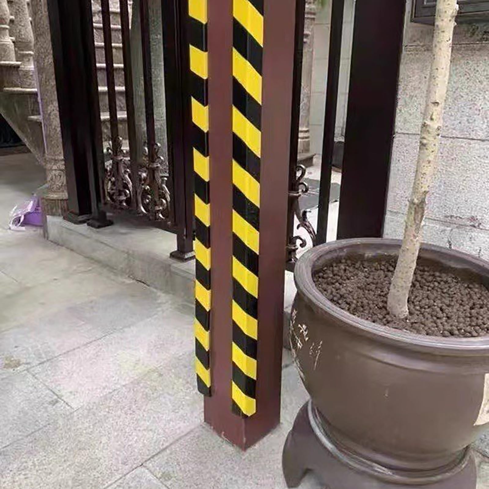 Paraspigoli a forma di L, in schiuma resistente, con strisce di sicurezza gialle/nere ad alta visibilità, per la sicurezza di casa e ufficio, 90 cm