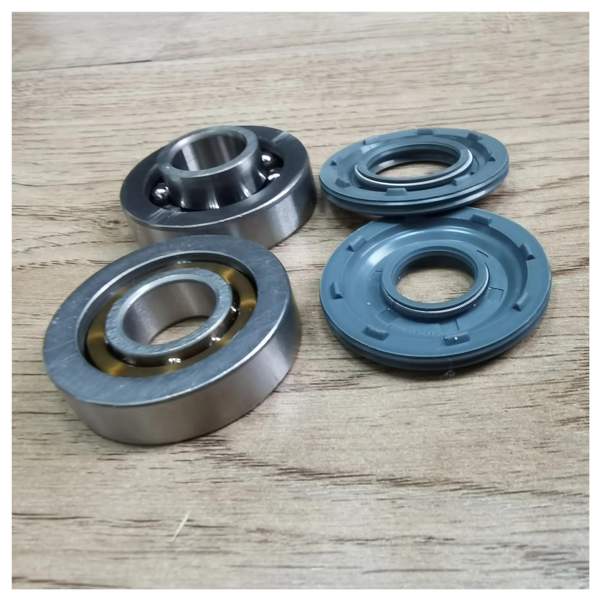 Adatto for accessori for motosega Husqvarna 135 140 435 435E 440 440E Cuscinetto a sfere dell'albero motore e set di paraolio di ricambio(Bearing seal set)