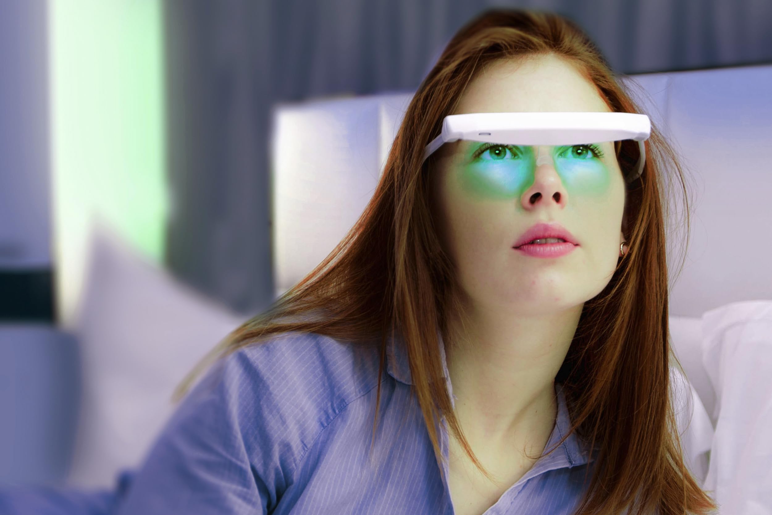 DAYVIA SUN ACTIV Lichttherapie-Brille LED weiß, mobile Lichttherapie, alternative zur Tageslichtlampe, sicher für die Augen (UV- und infrarotfrei), Stylisch + minimalistisch