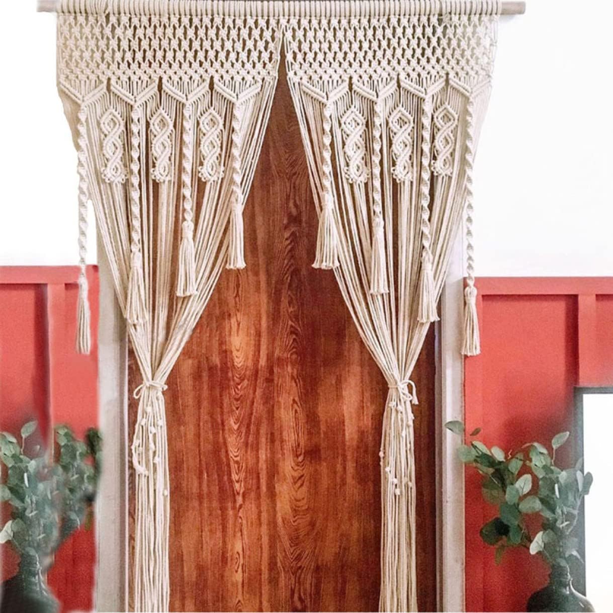 縦43 横105サイズの紅型横長のれん、他、鯉のぼりの代用や台に敷き物