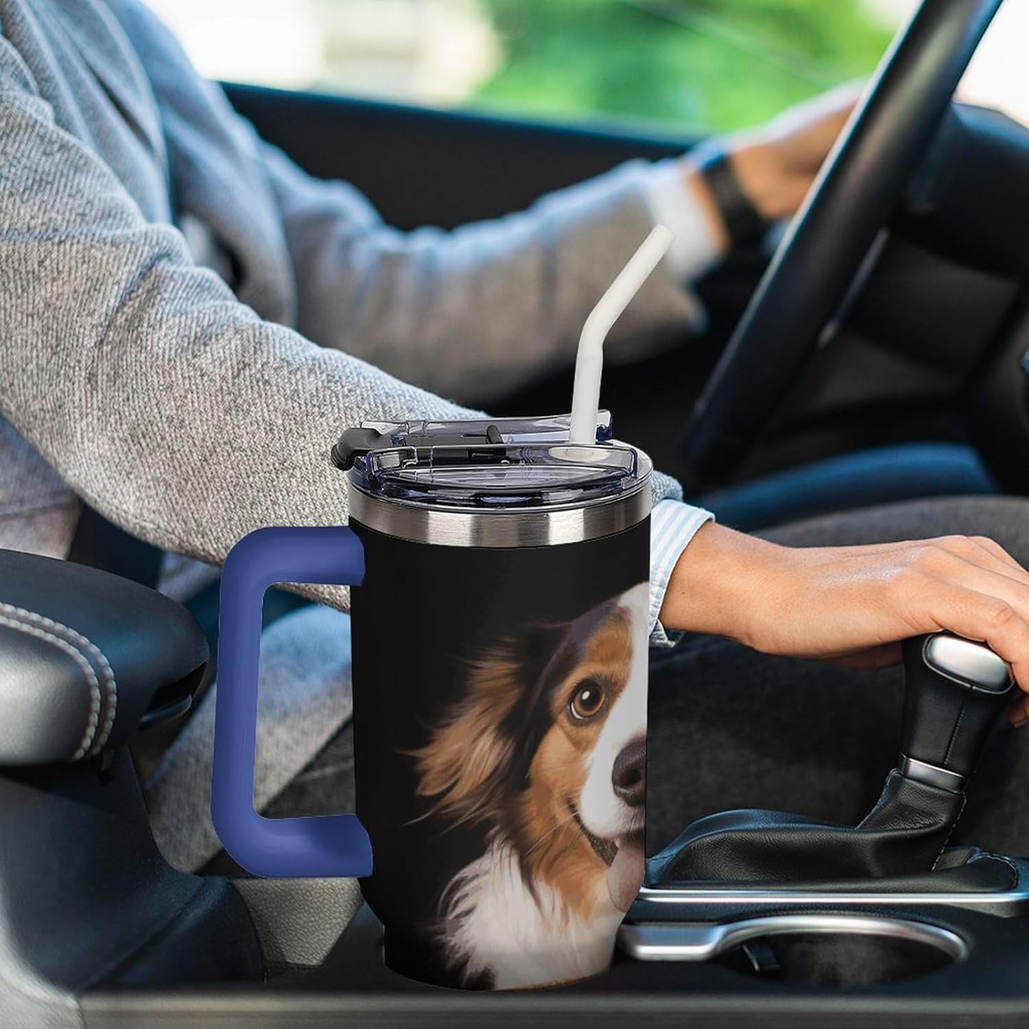 40 Oz Insulated Mug with Handle, Stainless Steel Dog Holding A Hot Dog Printed Travel Mug Portable Leak-proof Large Car Mug for Home, Office Or Car