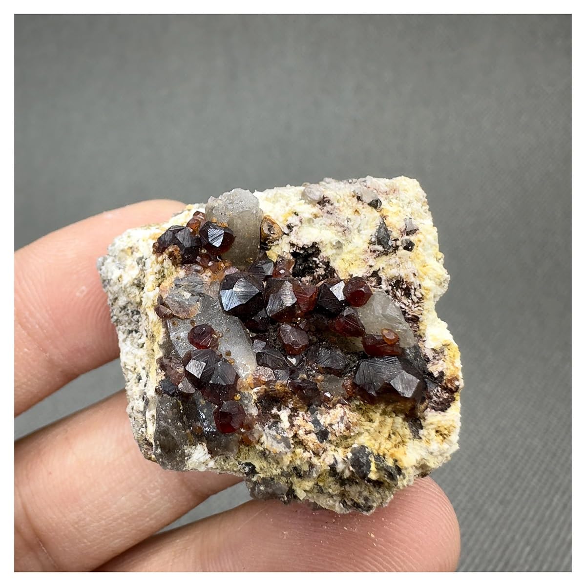 LQYXGS Crystal Stone Home Decor Natural Rare Growing On Crystal Mineral Specimens Quartz Crystals(19g 36 * 16 * 38mm)