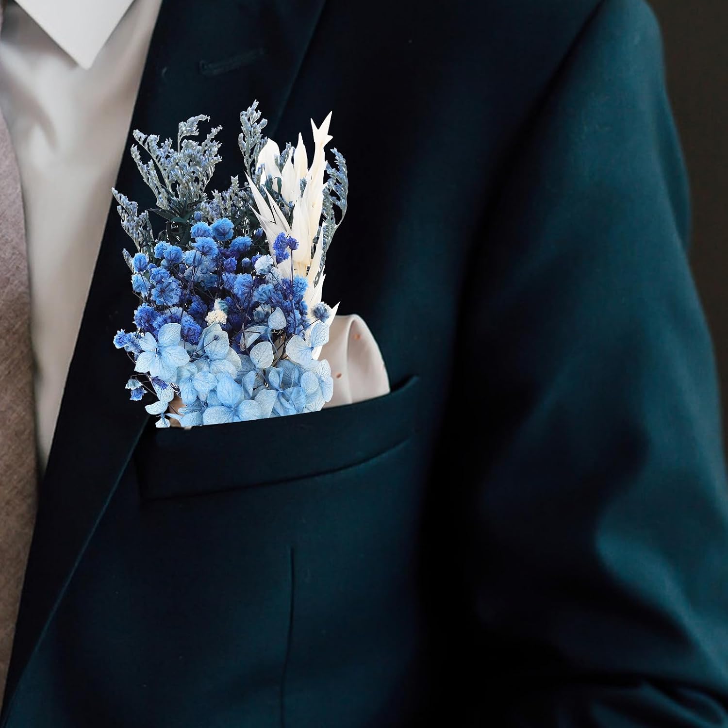 OUNONA Dried Flower Corsage Boutonniere Creative Plant Material Mini 2pcs Easy to Apply and Not Easy to Deform for Wedding Party for Decorating Dresses or Scarves