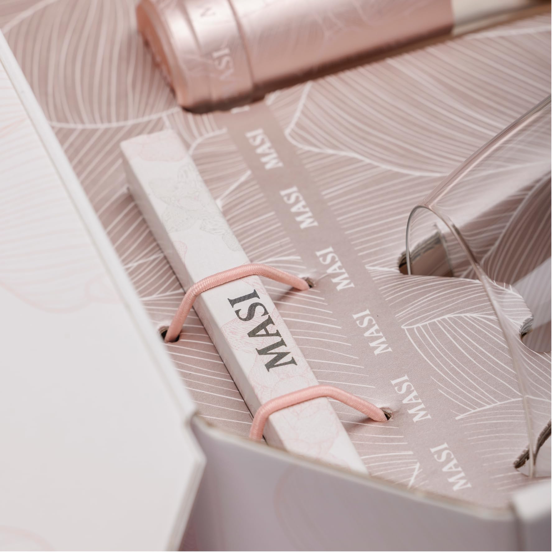 Paquet Exclusif Édition Limitée "Rosa Dei Masi" Et 2 Verres | Idée Cadeau | Coffret Exclusif Avec 1 Bouteille De 750 Ml Et 2 Verres Sérigraphiés
