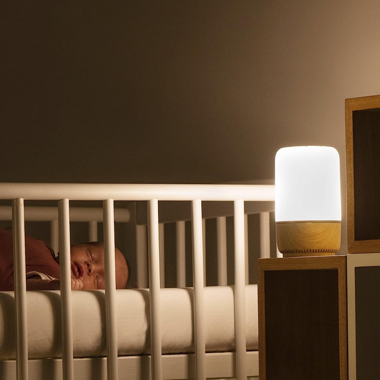 Maxi-Cosi Veilleuse Musicale Soothe, veilleuse bébé intelligente, machine à bruits blancs pour bébé, fait partie de Maxi-Cosi Connected Home, Compatible avec Alexa et Google Assistant