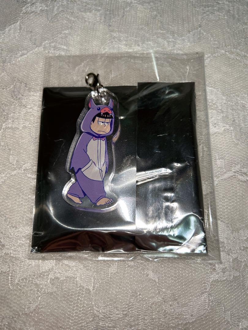 Amazon.co.jp: おそ松さんへそくりウォーズ パジャマ 一松 アクリル 