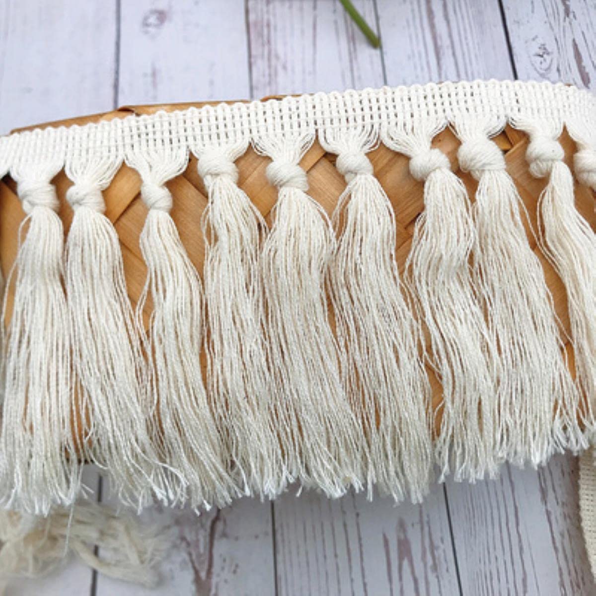 Dentelle beige en coton de 10 cm avec frange à gland au mètre pour couture