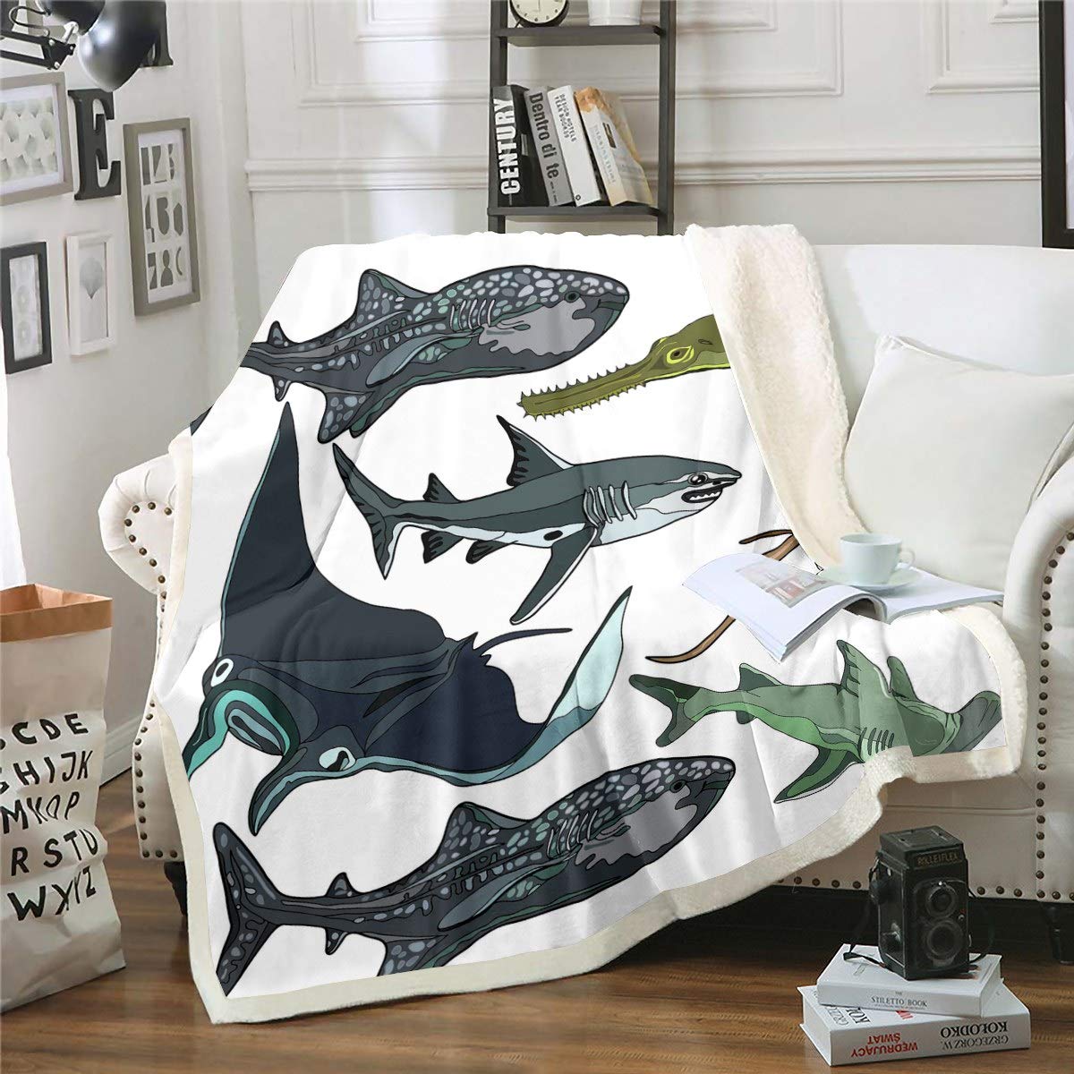 Shark Theme Fleece Throw Blanket Creature Sealife Sherpa Blanket for Kids Boys Girls Cartoon Ocean Animal Plush Blanket Underwater World Fuzzy Blanket for Sofa Bed Couch,Double 60x79 Inch