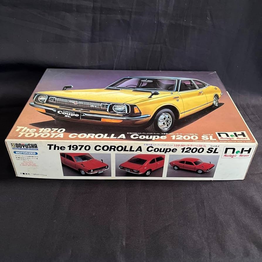 Amazon.co.jp: トヨタカローラクーペ1200 SL プラモデル 童友社