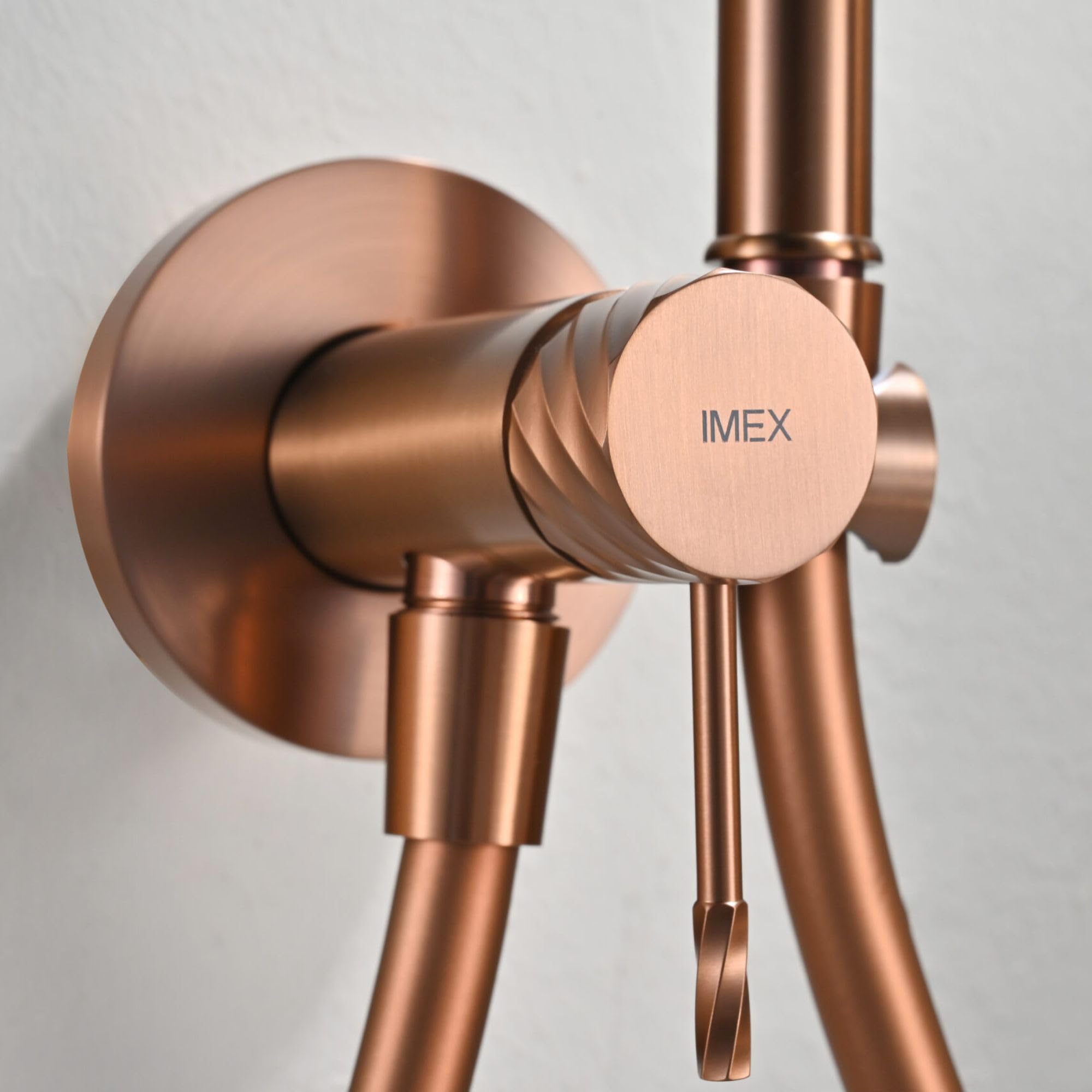 IMEX - Ducha Bidet Agua Fría y Caliente Color Oro Rosa Cepillado | Grifo Bidet Empotrado para WC | Ducha Higiénica Monomando para Inodoro | Grifería Sustituto de Bidé | Serie Bless