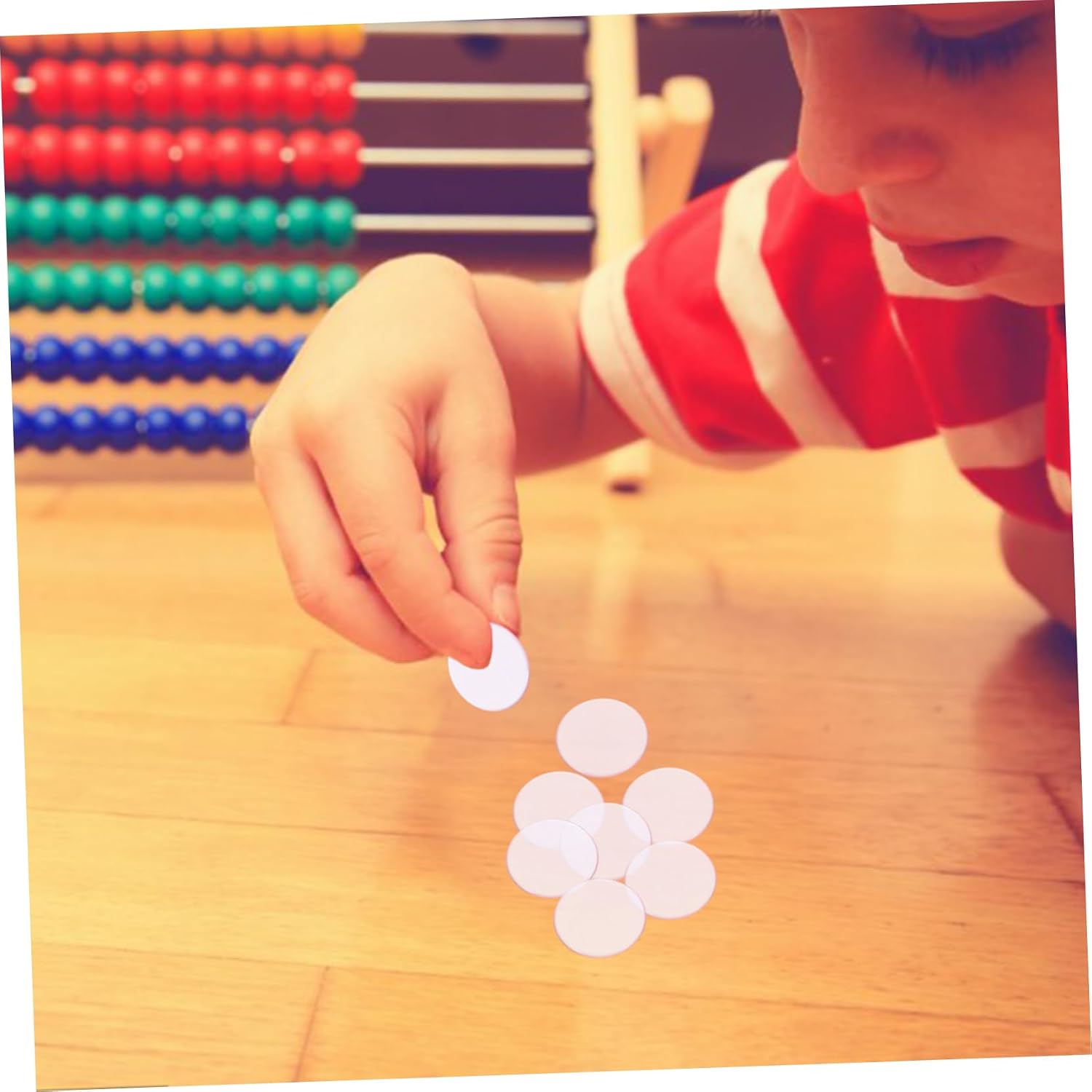 Toddmomy 100Pcs Translucent Bingo Markers Plastic Bingo Counting Chips for Games Math Learning and Rewards Tokens for