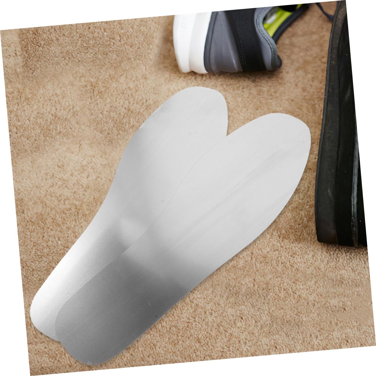 FOMIYES 4 Paires Semelles Intérieures Anti-perforation Acier Inoxydable pour Hommes et Femmes Protection Clous Antidérapantes et Durables Inserts Métalliques pour Chaussures de Travail Lot