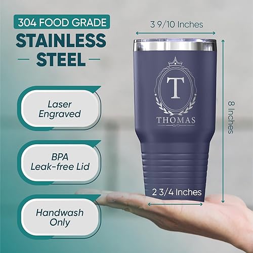 Miniatura 3 de shop4ever Vaso de café jumbo con monograma personalizado con inicial y nombre grabado con láser, 30 onzas, taza de viaje de acero inoxidable aislada
